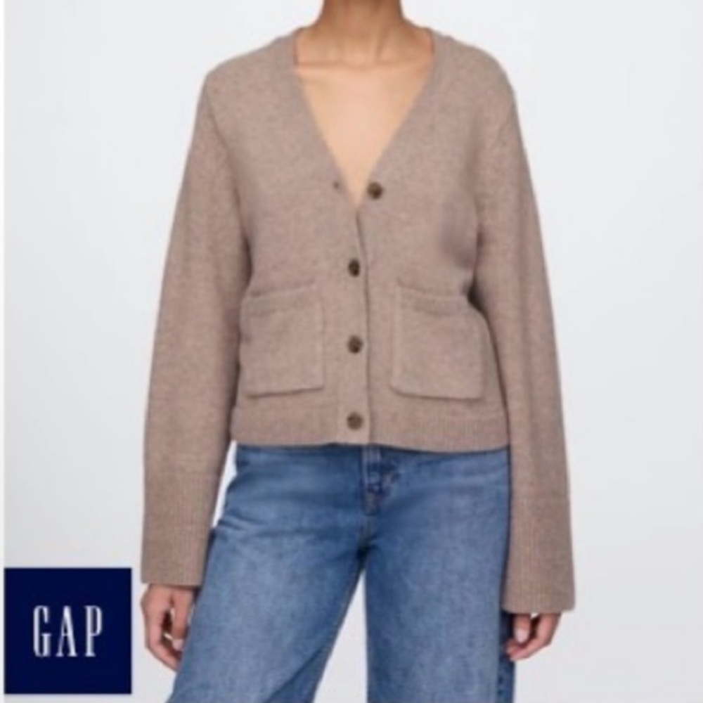 GAP CashSoft Pocket Pocket Cardigan
